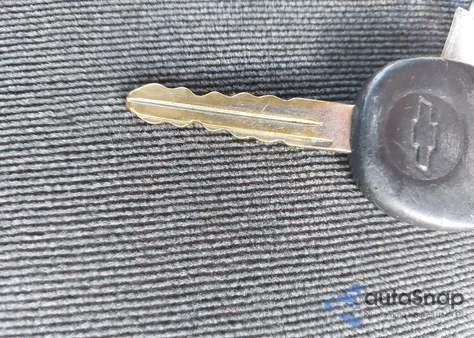 2004 Chevrolet Silverado 1500 Ls из США, поврежденный, VIN 2GCEK19T741246704